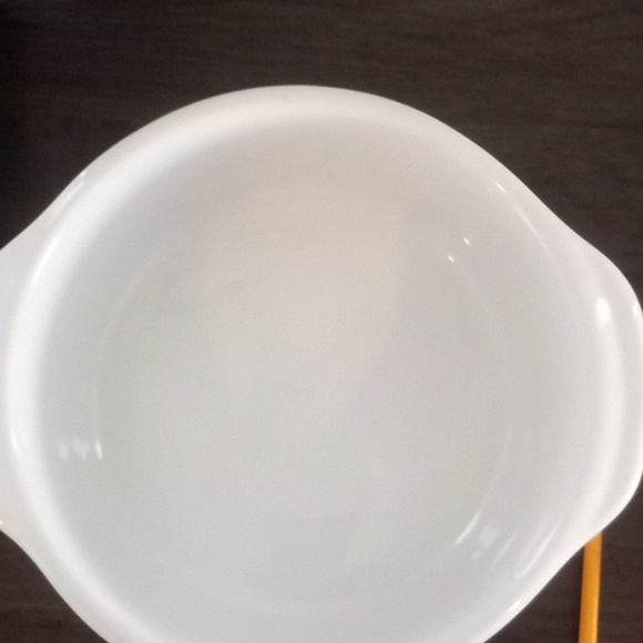 Vintage 2.5 qt corelle Abundance stoneware bowl with lid. - Picture 7 of 10